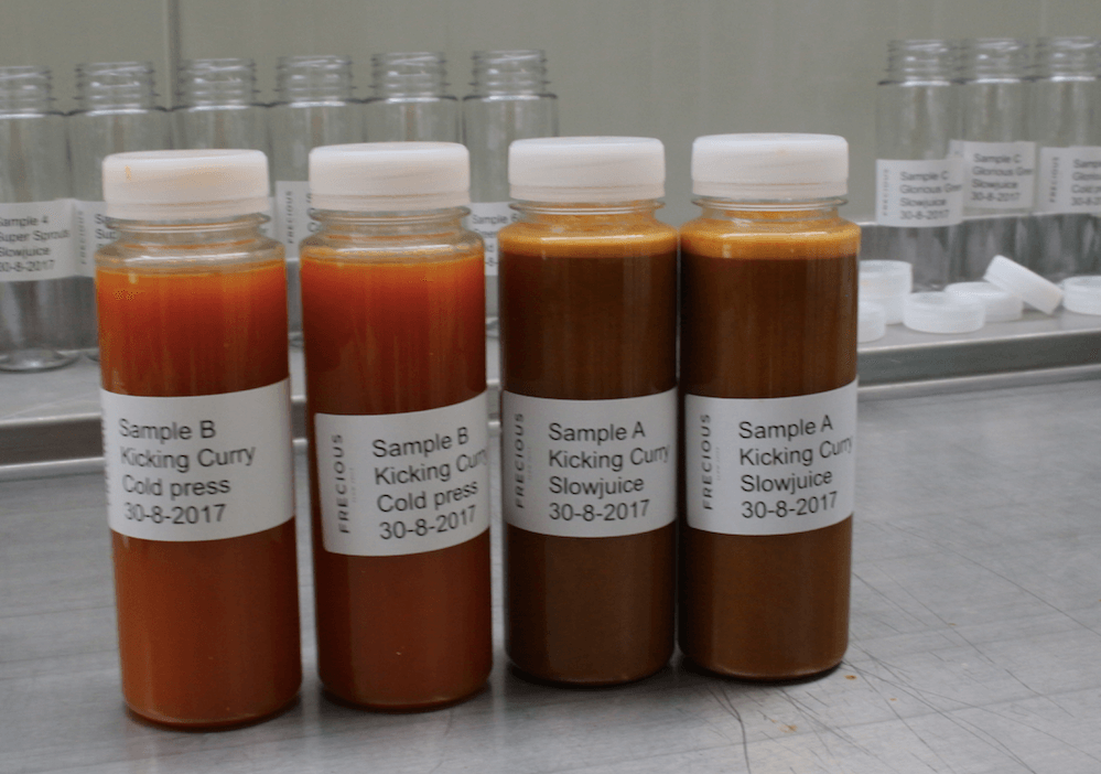 Slowjuices en coldpressed juices klaar voor analyse